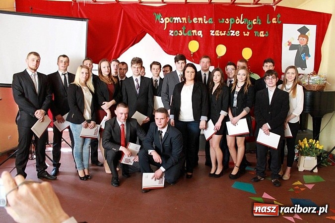 Zdjęcie w galerii na portalu naszraciborz.pl: Z Budowlanki odszedł wyjątkowy rocznik wiadomości z regionu