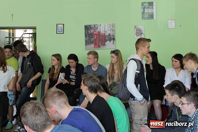 Zdjęcie w galerii na portalu naszraciborz.pl: Z Budowlanki odszedł wyjątkowy rocznik wiadomości z regionu