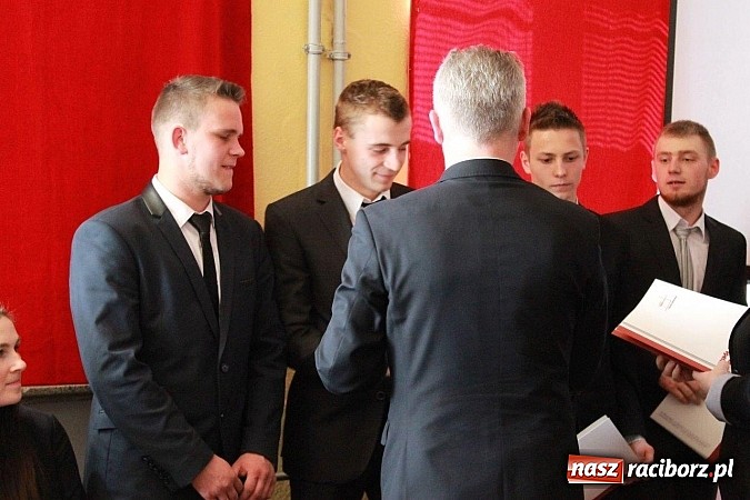 Zdjęcie w galerii na portalu naszraciborz.pl: Z Budowlanki odszedł wyjątkowy rocznik wiadomości z regionu