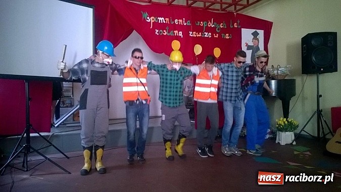 Zdjęcie w galerii na portalu naszraciborz.pl: Z Budowlanki odszedł wyjątkowy rocznik wiadomości z regionu