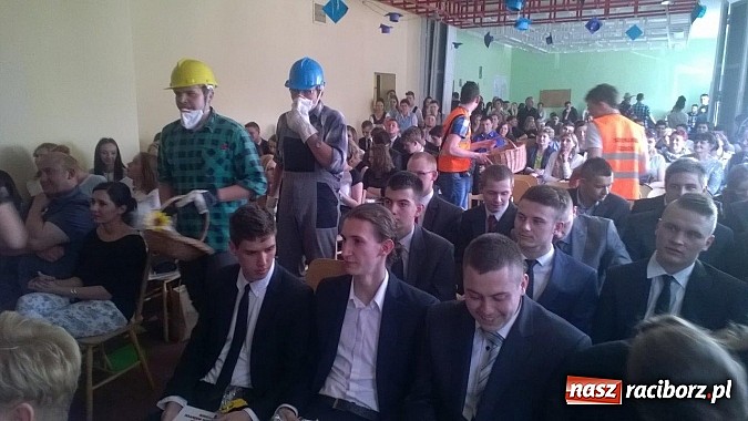 Zdjęcie w galerii na portalu naszraciborz.pl: Z Budowlanki odszedł wyjątkowy rocznik wiadomości z regionu