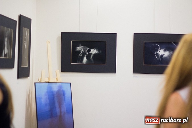 Zdjęcie w galerii na portalu naszraciborz.pl: Żywioły Natury w Galerii Czarny Kot wiadomości z regionu