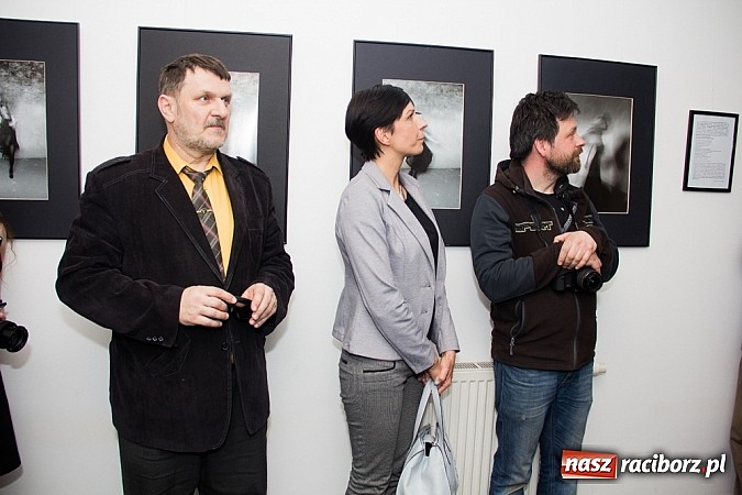 Zdjęcie w galerii na portalu naszraciborz.pl: Żywioły Natury w Galerii Czarny Kot wiadomości z regionu