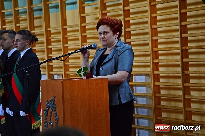 Zdjęcie w galerii na portalu naszraciborz.pl: Absolwenci Mechanika odebrali świadectwa ukończenia szkoły wiadomości z regionu