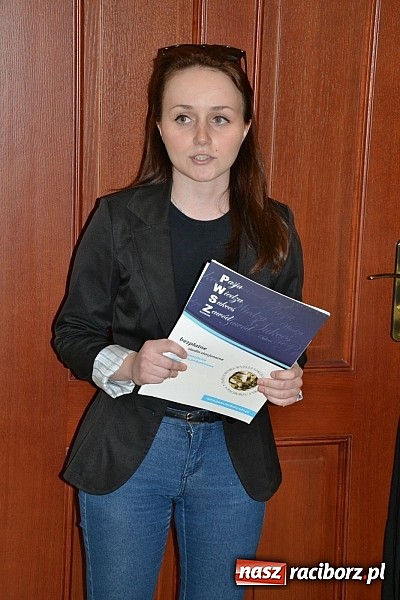 Zdjęcie w galerii na portalu naszraciborz.pl: Grafiki członk&oacute;w Koła Naukowego GRAFIT - na zamku otwarto nową wystawę wiadomości z regionu