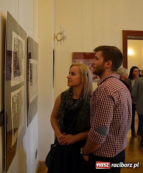 Zdjęcie w galerii na portalu naszraciborz.pl: Grafiki członk&oacute;w Koła Naukowego GRAFIT - na zamku otwarto nową wystawę wiadomości z regionu