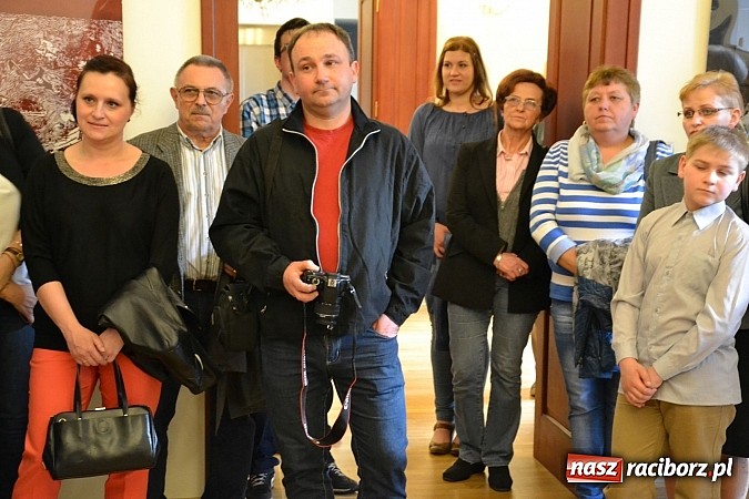 Zdjęcie w galerii na portalu naszraciborz.pl: Grafiki członk&oacute;w Koła Naukowego GRAFIT - na zamku otwarto nową wystawę wiadomości z regionu