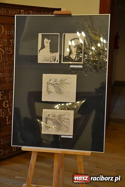 Zdjęcie w galerii na portalu naszraciborz.pl: Grafiki członk&oacute;w Koła Naukowego GRAFIT - na zamku otwarto nową wystawę wiadomości z regionu