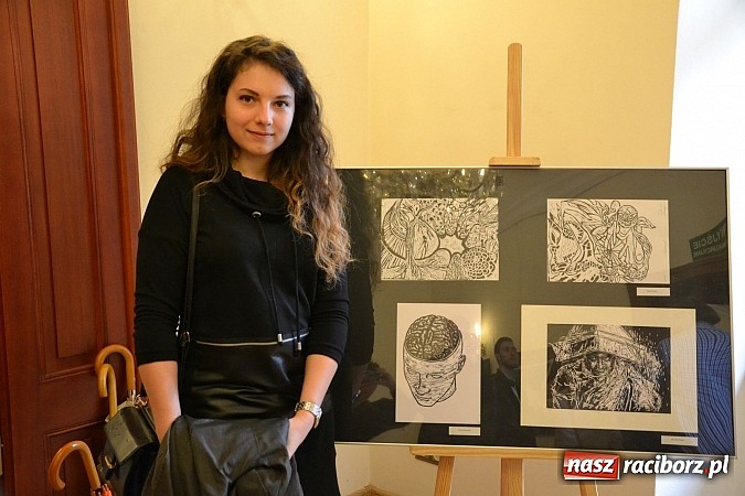 Zdjęcie w galerii na portalu naszraciborz.pl: Grafiki członk&oacute;w Koła Naukowego GRAFIT - na zamku otwarto nową wystawę wiadomości z regionu