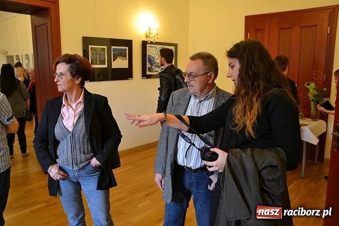 Zdjęcie w galerii na portalu naszraciborz.pl: Grafiki członk&oacute;w Koła Naukowego GRAFIT - na zamku otwarto nową wystawę wiadomości z regionu