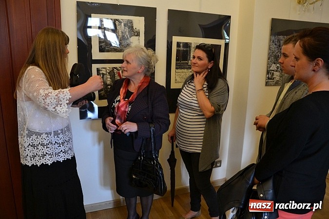 Zdjęcie w galerii na portalu naszraciborz.pl: Grafiki członk&oacute;w Koła Naukowego GRAFIT - na zamku otwarto nową wystawę wiadomości z regionu