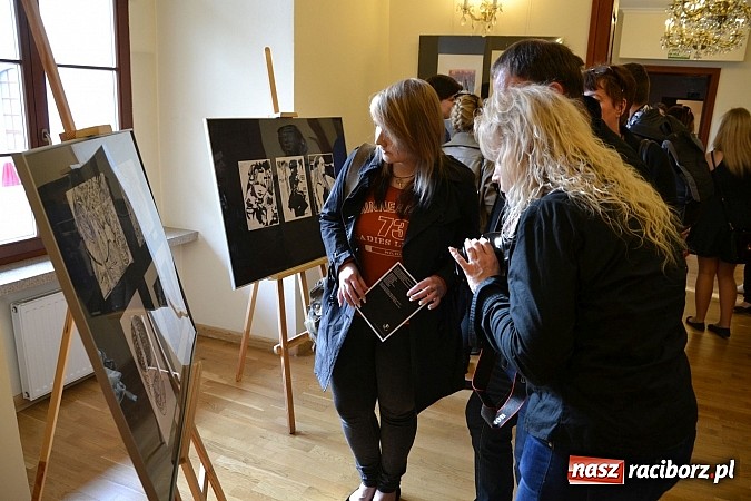 Zdjęcie w galerii na portalu naszraciborz.pl: Grafiki członk&oacute;w Koła Naukowego GRAFIT - na zamku otwarto nową wystawę wiadomości z regionu