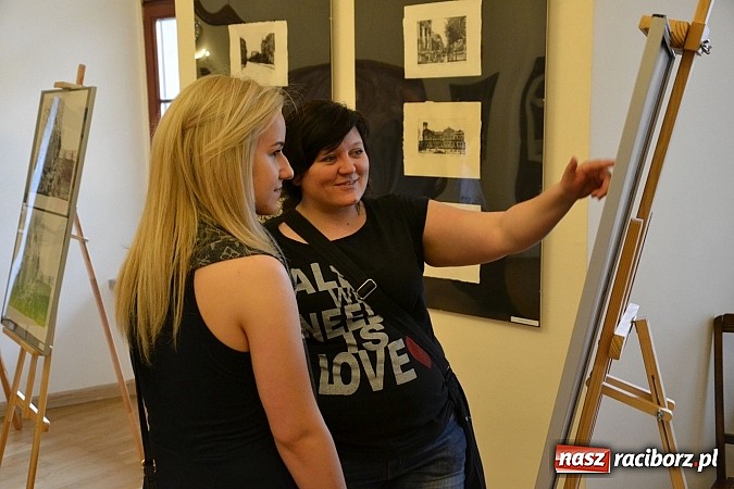 Zdjęcie w galerii na portalu naszraciborz.pl: Grafiki członk&oacute;w Koła Naukowego GRAFIT - na zamku otwarto nową wystawę wiadomości z regionu