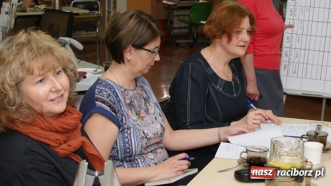 Zdjęcie w galerii na portalu naszraciborz.pl: Tw&oacute;rcze zmagania i wyzwania w książnicy wiadomości z regionu