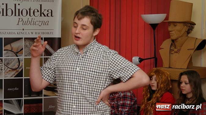 Zdjęcie w galerii na portalu naszraciborz.pl: Tw&oacute;rcze zmagania i wyzwania w książnicy wiadomości z regionu