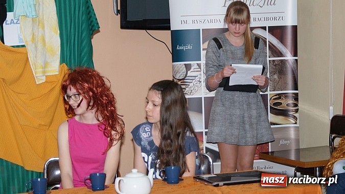 Zdjęcie w galerii na portalu naszraciborz.pl: Tw&oacute;rcze zmagania i wyzwania w książnicy wiadomości z regionu