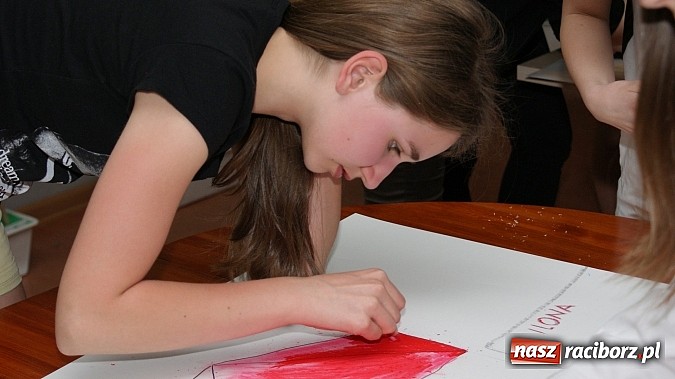 Zdjęcie w galerii na portalu naszraciborz.pl: Tw&oacute;rcze zmagania i wyzwania w książnicy wiadomości z regionu