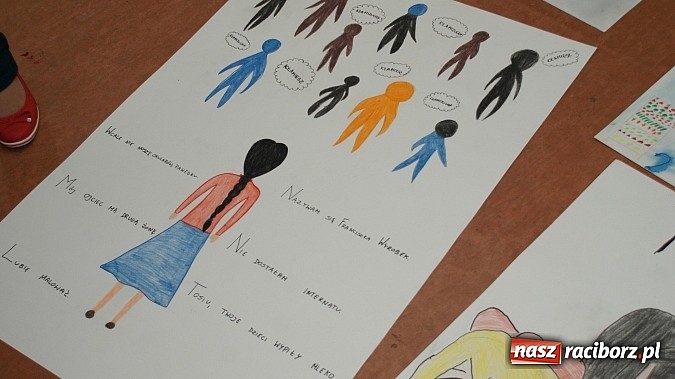 Zdjęcie w galerii na portalu naszraciborz.pl: Tw&oacute;rcze zmagania i wyzwania w książnicy wiadomości z regionu