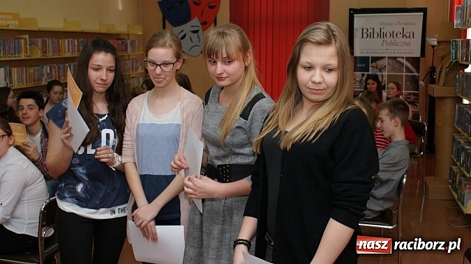 Zdjęcie w galerii na portalu naszraciborz.pl: Tw&oacute;rcze zmagania i wyzwania w książnicy wiadomości z regionu