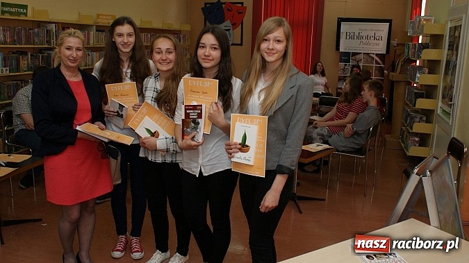 Zdjęcie w galerii na portalu naszraciborz.pl: Tw&oacute;rcze zmagania i wyzwania w książnicy wiadomości z regionu