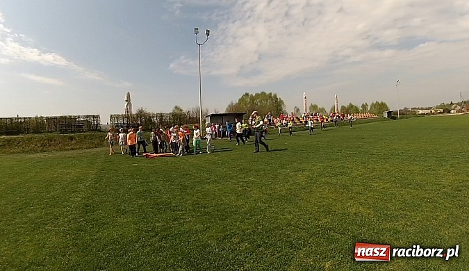 Zdjęcie w galerii na portalu naszraciborz.pl: Skrzydlaty Racibórz dał pokaz modelarski w Raszczycach  wiadomości z regionu