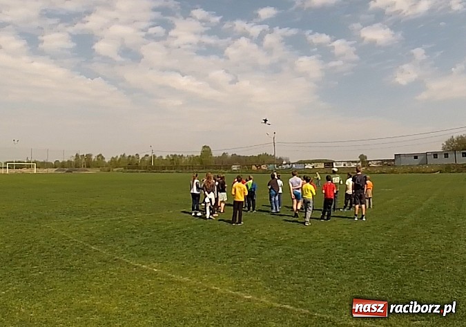 Zdjęcie w galerii na portalu naszraciborz.pl: Skrzydlaty Racibórz dał pokaz modelarski w Raszczycach  wiadomości z regionu