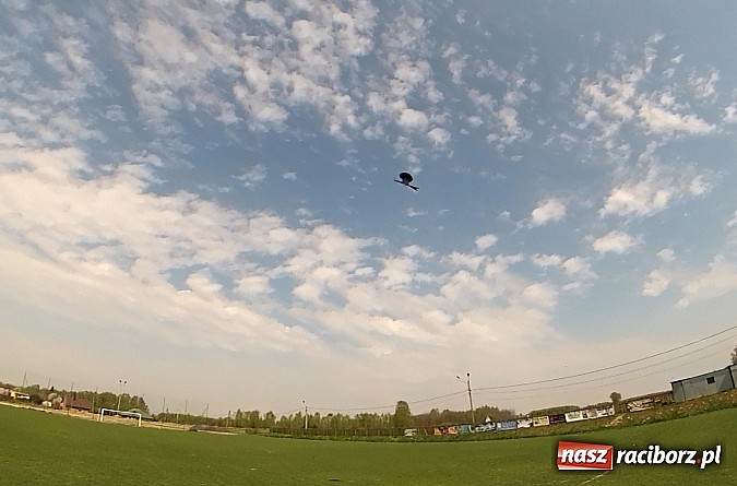 Zdjęcie w galerii na portalu naszraciborz.pl: Skrzydlaty Racibórz dał pokaz modelarski w Raszczycach  wiadomości z regionu