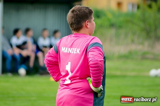 Zdjęcie w galerii na portalu naszraciborz.pl: Waleczna gra Pawłowa. Trzy punkty Borucina wiadomości z regionu