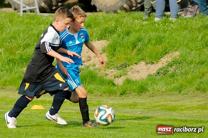 Zdjęcie w galerii na portalu naszraciborz.pl: Waleczna gra Pawłowa. Trzy punkty Borucina wiadomości z regionu