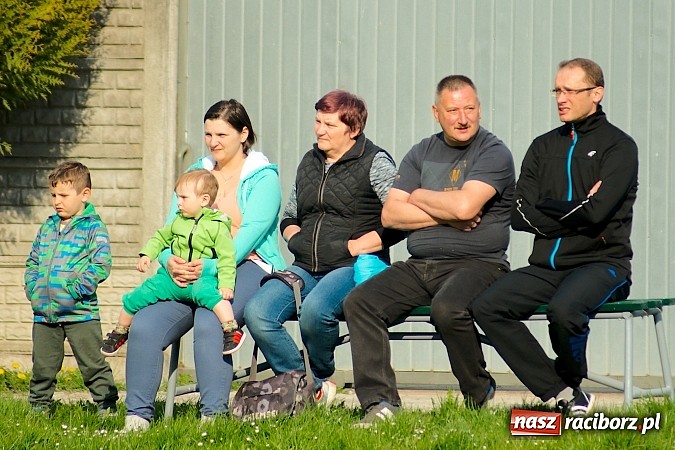Zdjęcie w galerii na portalu naszraciborz.pl: Waleczna gra Pawłowa. Trzy punkty Borucina wiadomości z regionu