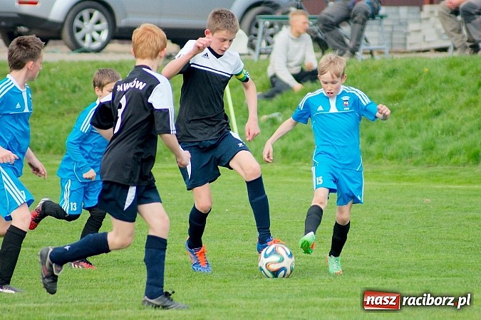 Zdjęcie w galerii na portalu naszraciborz.pl: Waleczna gra Pawłowa. Trzy punkty Borucina wiadomości z regionu