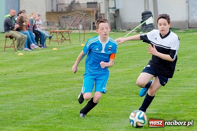 Zdjęcie w galerii na portalu naszraciborz.pl: Waleczna gra Pawłowa. Trzy punkty Borucina wiadomości z regionu