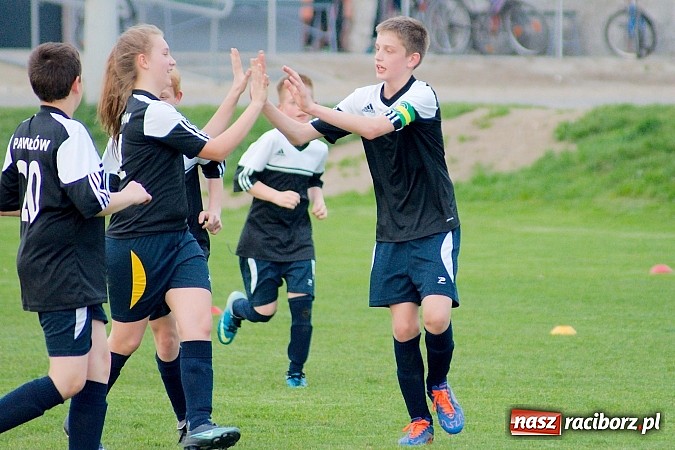 Zdjęcie w galerii na portalu naszraciborz.pl: Waleczna gra Pawłowa. Trzy punkty Borucina wiadomości z regionu