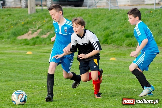 Zdjęcie w galerii na portalu naszraciborz.pl: Waleczna gra Pawłowa. Trzy punkty Borucina wiadomości z regionu