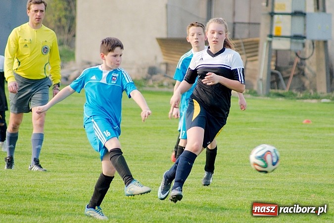 Zdjęcie w galerii na portalu naszraciborz.pl: Waleczna gra Pawłowa. Trzy punkty Borucina wiadomości z regionu
