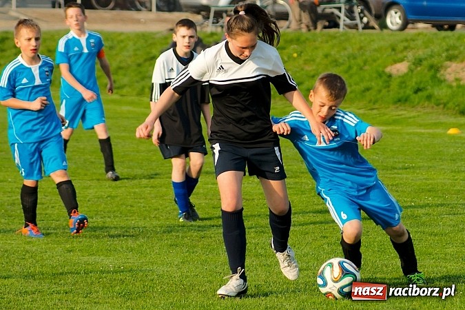 Zdjęcie w galerii na portalu naszraciborz.pl: Waleczna gra Pawłowa. Trzy punkty Borucina wiadomości z regionu