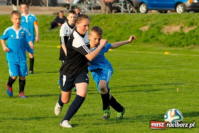Zdjęcie w galerii na portalu naszraciborz.pl: Waleczna gra Pawłowa. Trzy punkty Borucina wiadomości z regionu