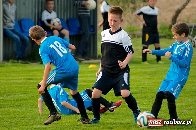 Zdjęcie w galerii na portalu naszraciborz.pl: Waleczna gra Pawłowa. Trzy punkty Borucina wiadomości z regionu