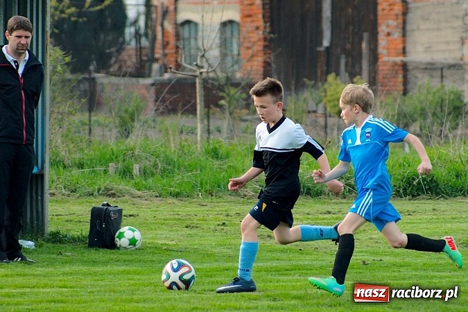 Zdjęcie w galerii na portalu naszraciborz.pl: Waleczna gra Pawłowa. Trzy punkty Borucina wiadomości z regionu