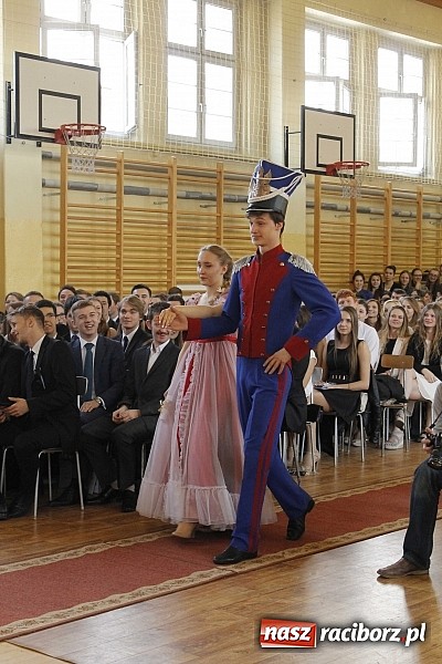 Zdjęcie w galerii na portalu naszraciborz.pl: II LO pożegnało swoich maturzystów. Teraz już tylko nauka przed egzaminem dojrzałości wiadomości z regionu