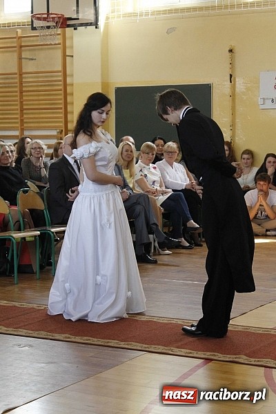 Zdjęcie w galerii na portalu naszraciborz.pl: II LO pożegnało swoich maturzystów. Teraz już tylko nauka przed egzaminem dojrzałości wiadomości z regionu