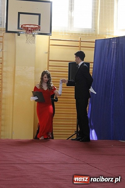 Zdjęcie w galerii na portalu naszraciborz.pl: II LO pożegnało swoich maturzystów. Teraz już tylko nauka przed egzaminem dojrzałości wiadomości z regionu