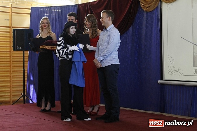 Zdjęcie w galerii na portalu naszraciborz.pl: II LO pożegnało swoich maturzystów. Teraz już tylko nauka przed egzaminem dojrzałości wiadomości z regionu