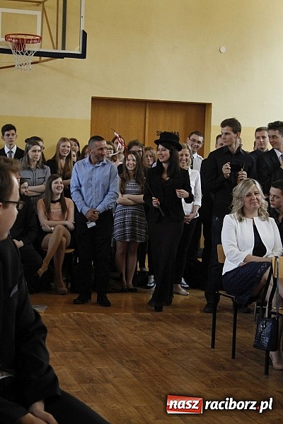 Zdjęcie w galerii na portalu naszraciborz.pl: II LO pożegnało swoich maturzystów. Teraz już tylko nauka przed egzaminem dojrzałości wiadomości z regionu