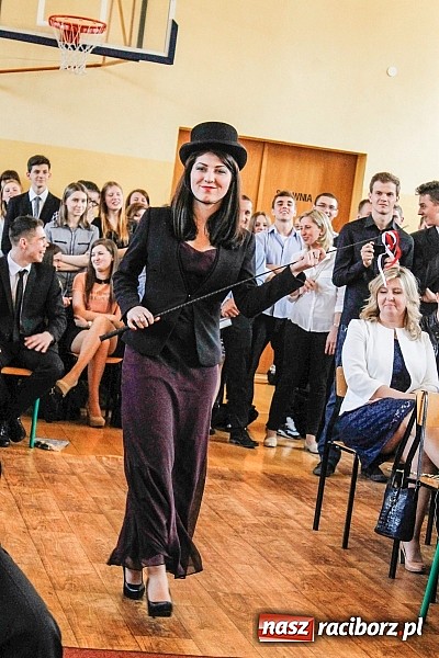 Zdjęcie w galerii na portalu naszraciborz.pl: II LO pożegnało swoich maturzystów. Teraz już tylko nauka przed egzaminem dojrzałości wiadomości z regionu