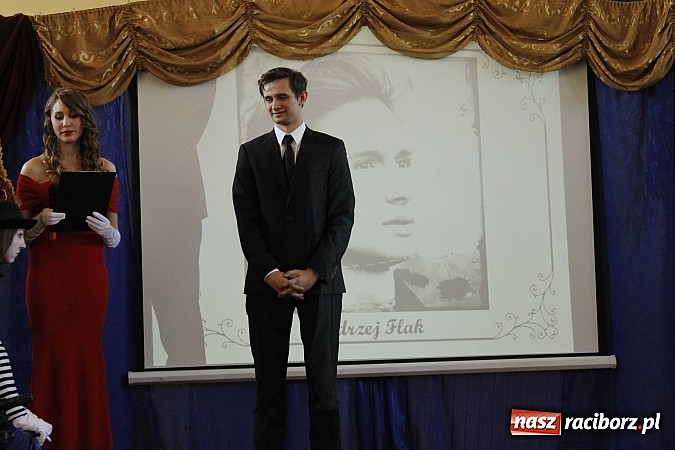 Zdjęcie w galerii na portalu naszraciborz.pl: II LO pożegnało swoich maturzystów. Teraz już tylko nauka przed egzaminem dojrzałości wiadomości z regionu