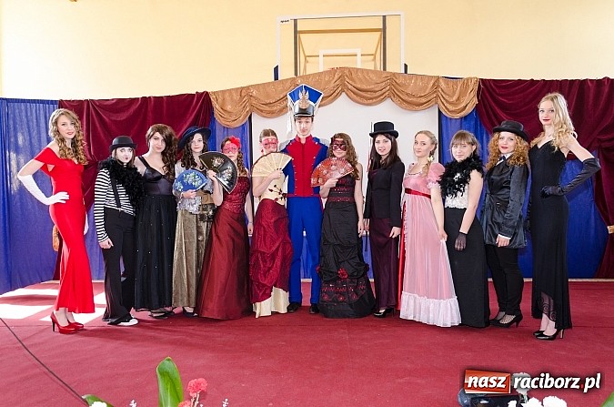 Zdjęcie w galerii na portalu naszraciborz.pl: II LO pożegnało swoich maturzystów. Teraz już tylko nauka przed egzaminem dojrzałości wiadomości z regionu