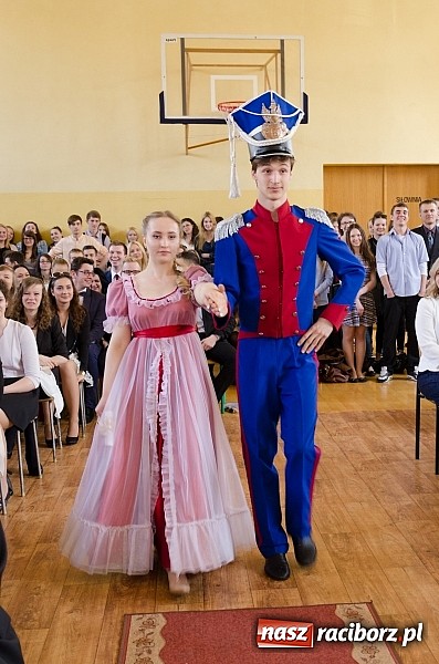 Zdjęcie w galerii na portalu naszraciborz.pl: II LO pożegnało swoich maturzystów. Teraz już tylko nauka przed egzaminem dojrzałości wiadomości z regionu