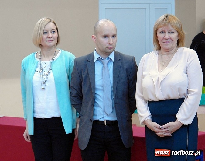 Zdjęcie w galerii na portalu naszraciborz.pl: Wielcy mistrzowie odebrali świadectwa ukończenia ZSOMS. Teraz matura wiadomości z regionu