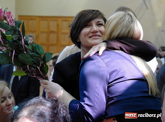 Zdjęcie w galerii na portalu naszraciborz.pl: Wielcy mistrzowie odebrali świadectwa ukończenia ZSOMS. Teraz matura wiadomości z regionu